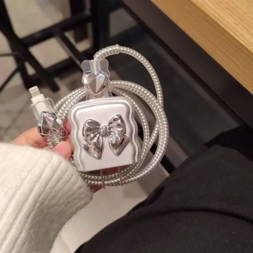 Şarj Başlığı Ve Spiralli Kablo Koruyucu