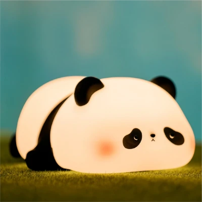 Küçük Panda Figürlü Masaüstü Dokunmatik Gece Lambası | 7 Renk Işık Döngüsü